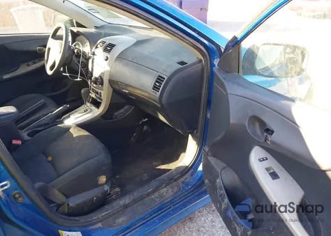 2010 Toyota Corolla S z USA, uszkodzony, nr VIN 2T1BU4EEXAC403855